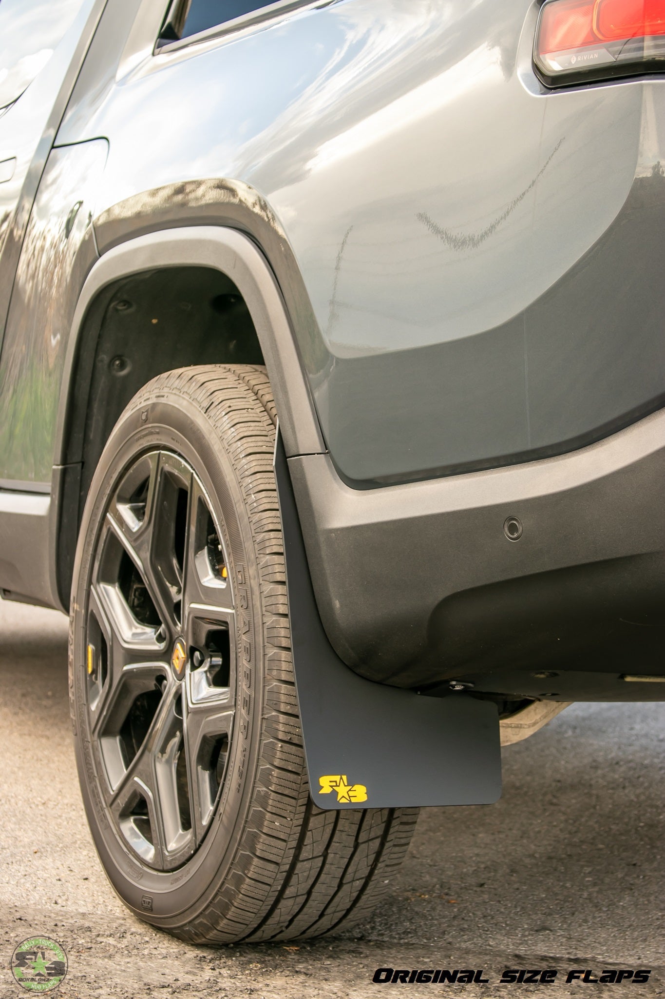 Rivian R1T 2022+ Mud Flaps