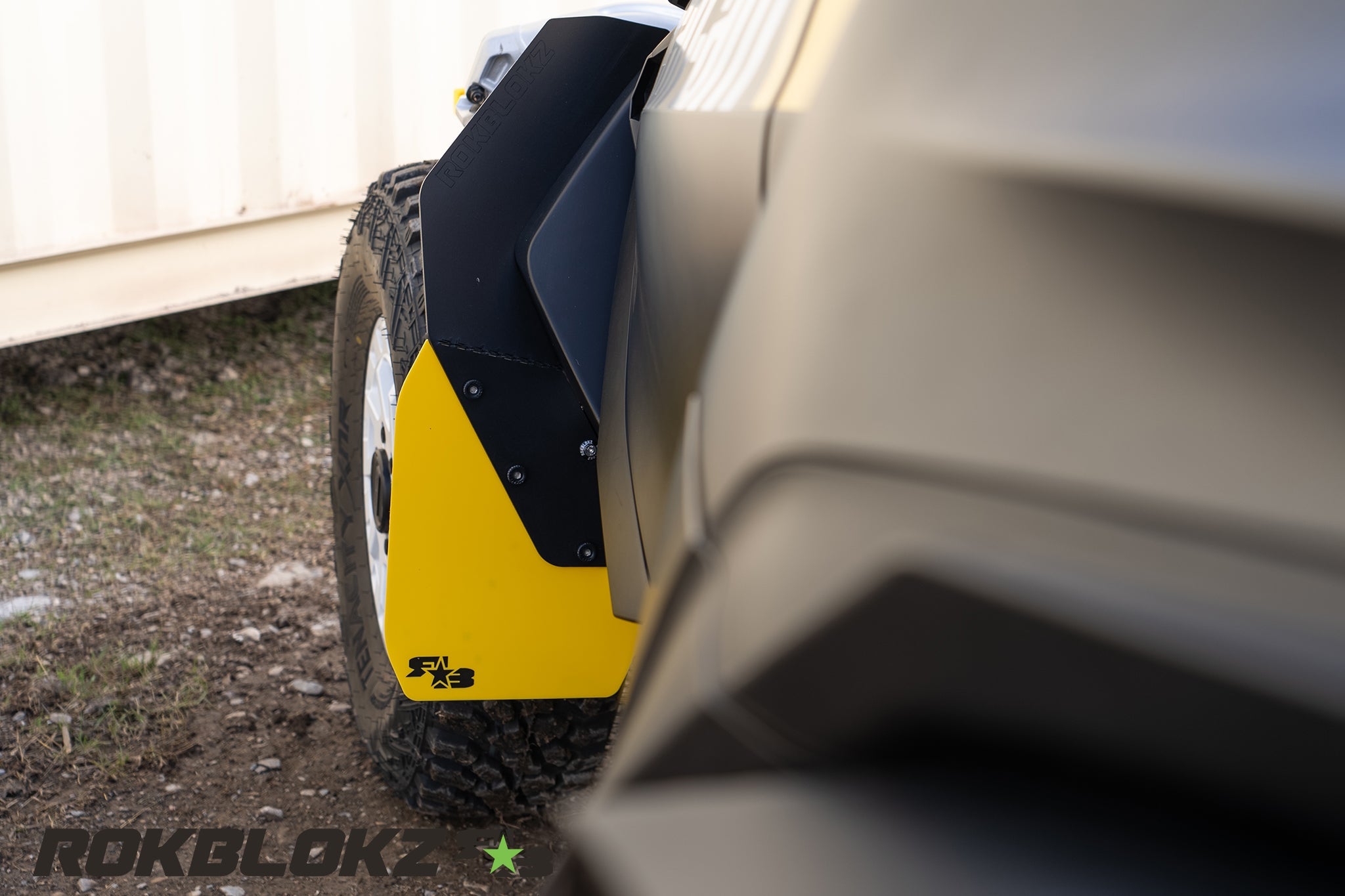 Can-Am Maverick R 2024+ Fender Flares
