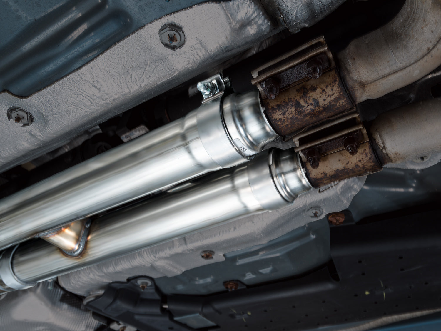 AWE SwitchPath™ Exhaust for Ford Mustang S550 Mach1 - Quad Chrome Silver Tip