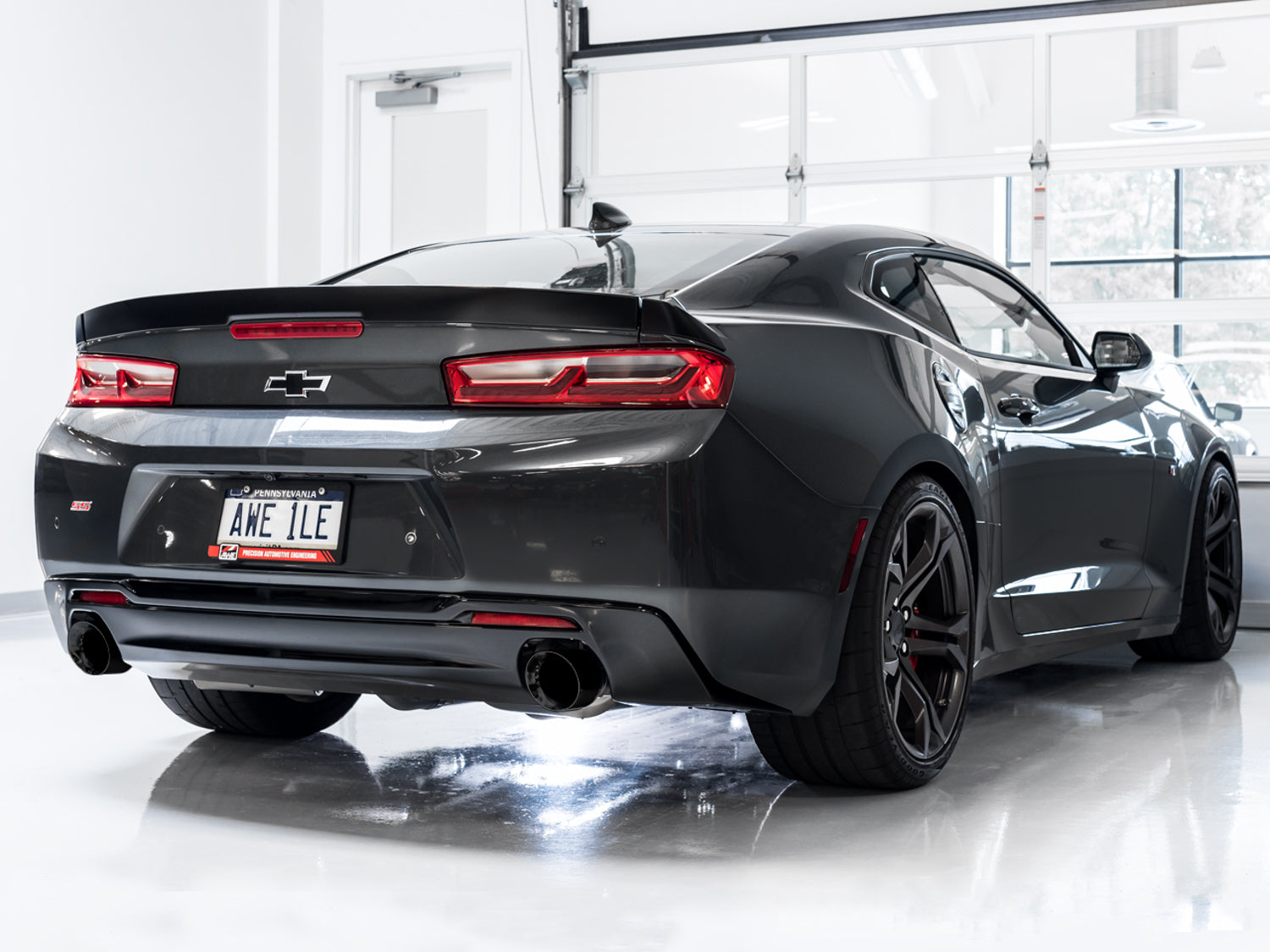 AWE Touring Edition Axle-back Exhaust for Gen6 Camaro SS / LT1 - Diamond Black Tips (Dual Outlet)