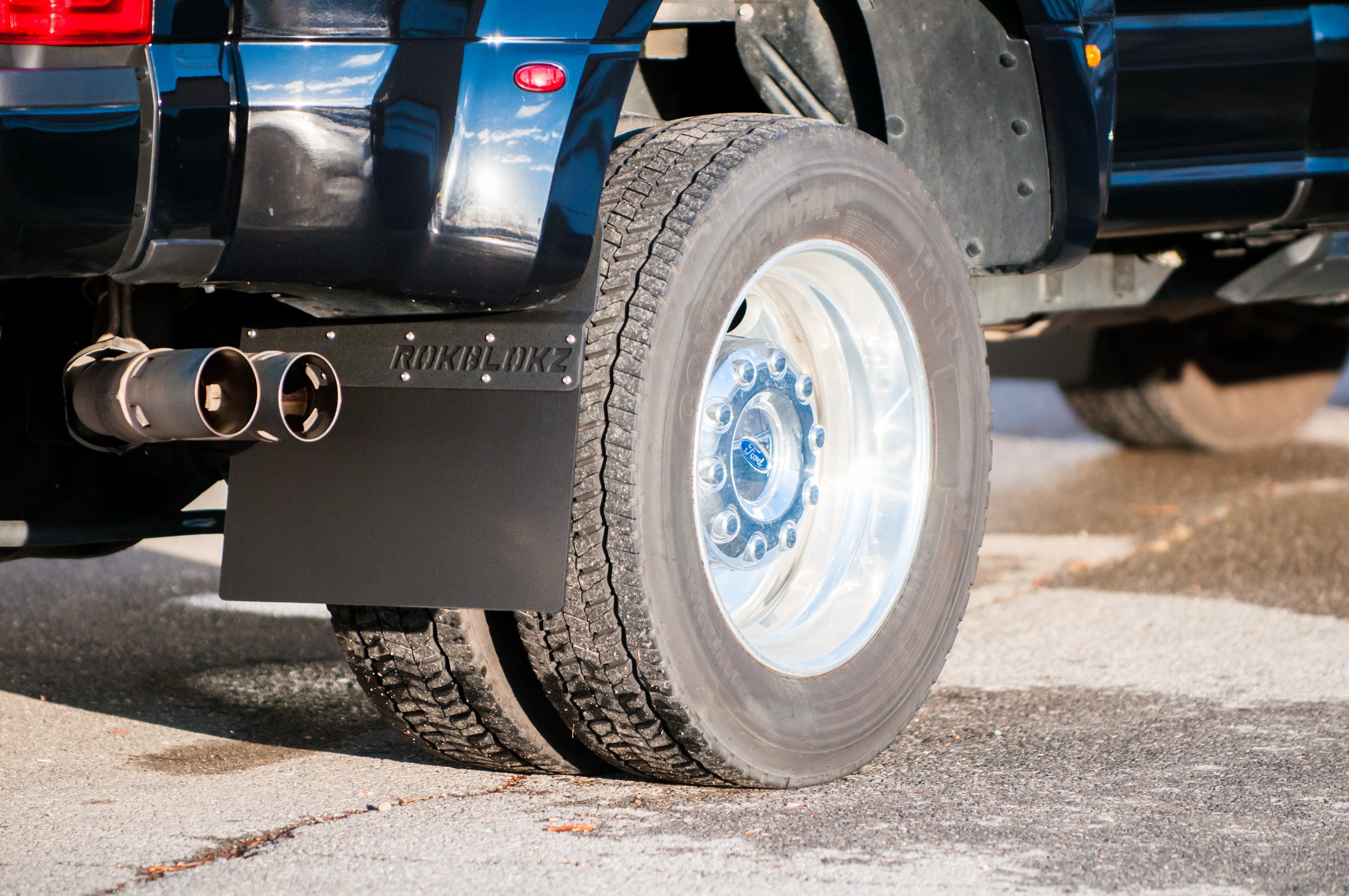 Ford F-350 SUPER DUTY DRW (Dually) STEP BACK 2017+ Mud Flaps