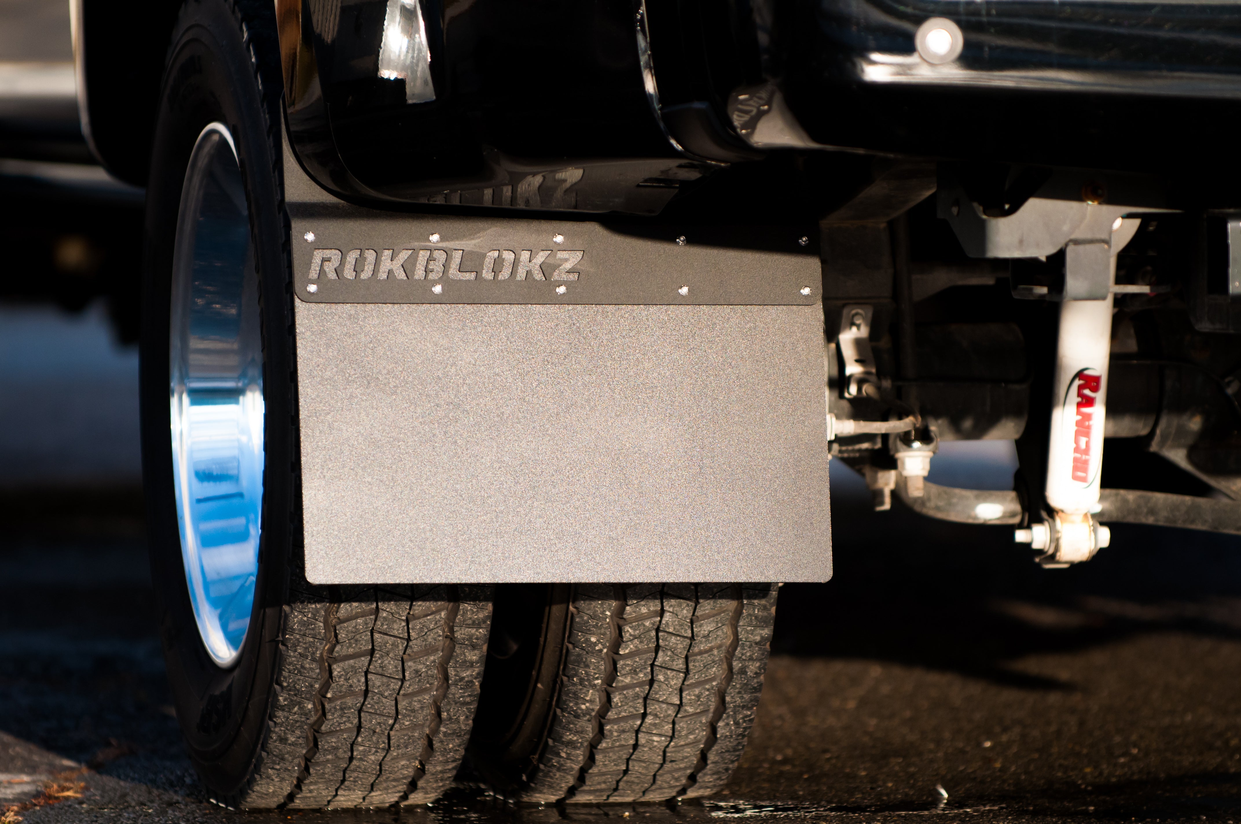 Ford F-350 SUPER DUTY DRW (Dually) STEP BACK 2017+ Mud Flaps