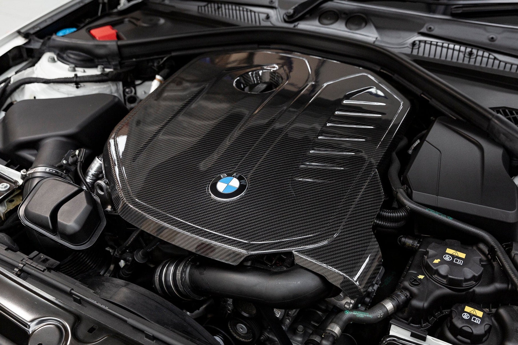 Eventuri BMW B58 Black Carbon Engine Cover