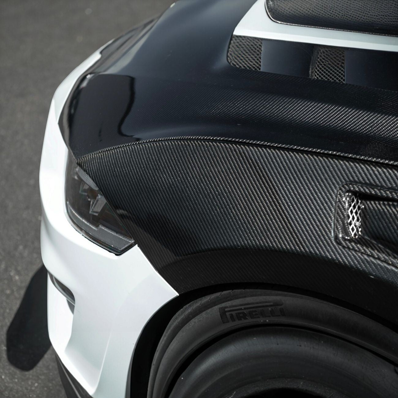 2018-2023 Ford Mustang Dry Carbon Fiber GT500 Style Side Vented Fender Pair