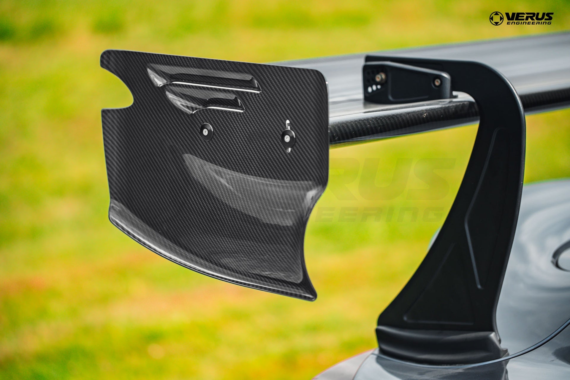 KMX V1X Carbon Fiber Endplate Kit