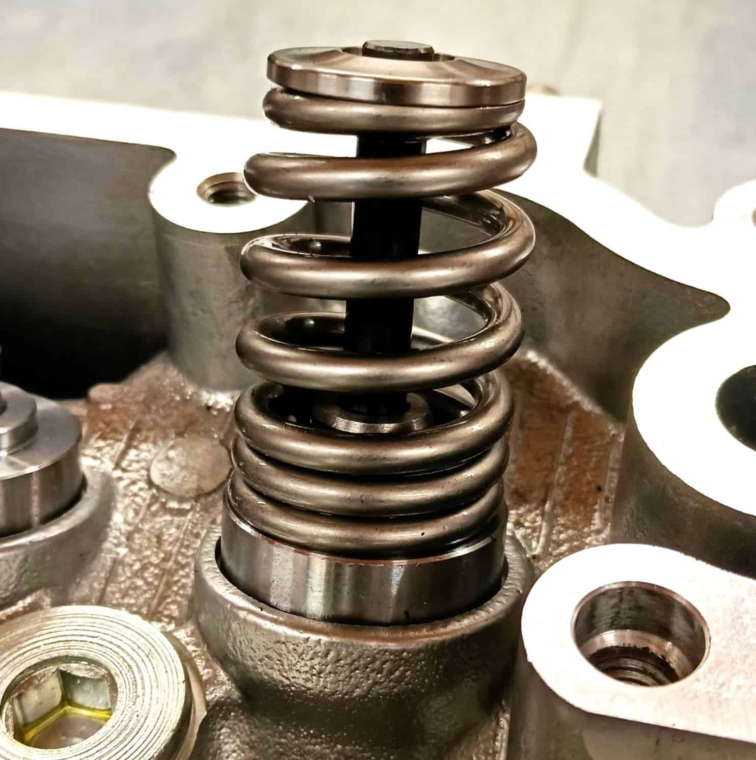 KVS259 | EJ25 SOHC EJ253 Valve Springs and Ti Retainers