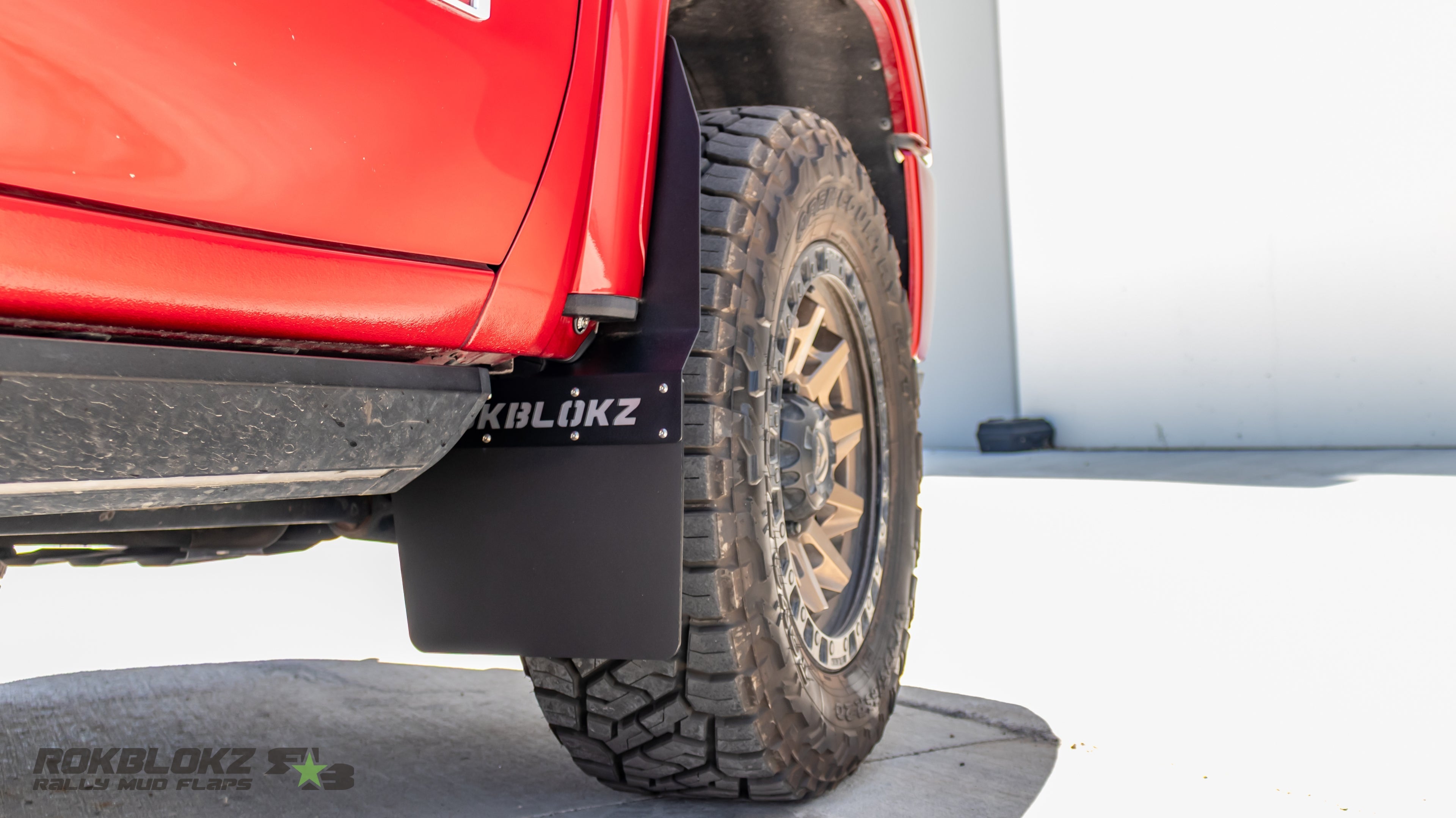 GMC Sierra 2500/3500 2020+ Step-Back Mud Flaps