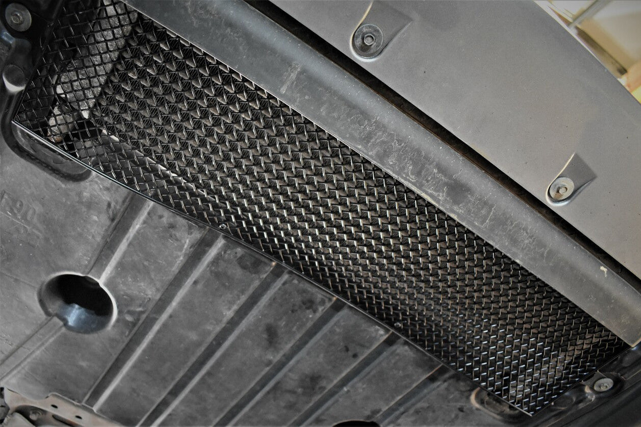 Zunsport G8X M2 / M3 / M4 Oil Cooler Grille