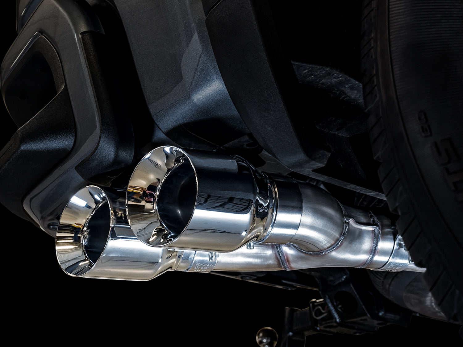 AWE 0FG Catback Dual Side Exit Exhaust for 4th Gen Silverado/Sierra 1500 5.3L (Flat Bumper) - Chrome Silver Tips