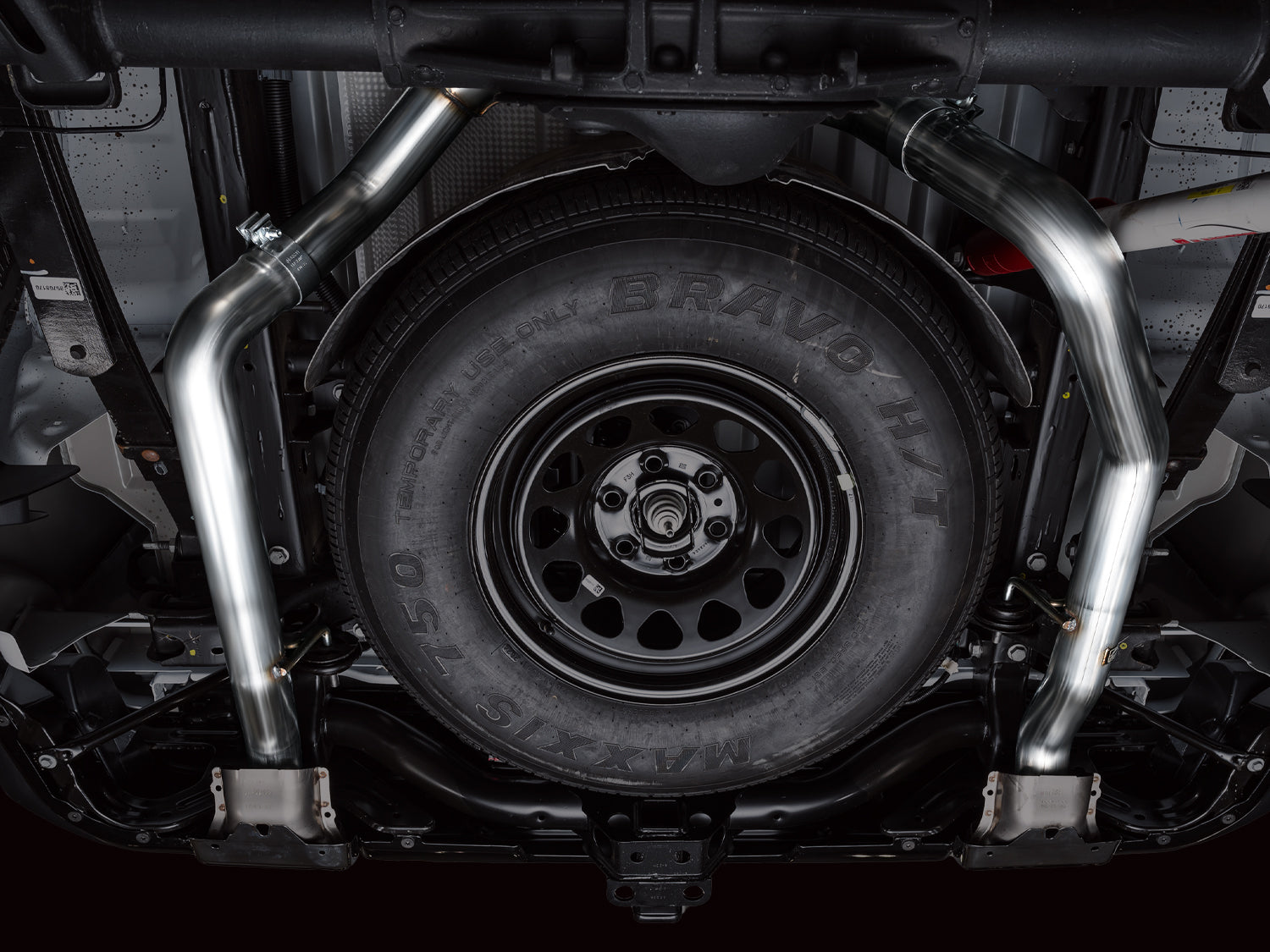 AWE 0FG Catback Split Rear Exit Exhaust for 4th Gen Silverado/Sierra 1500 5.3L (with bumper cutouts) - OE Tips