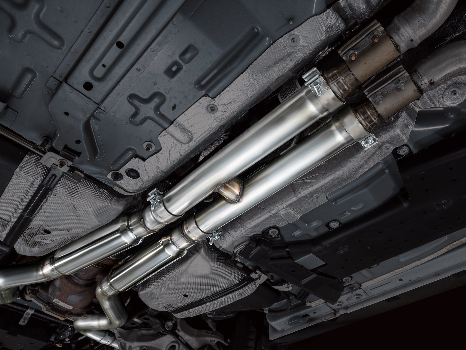 AWE SwitchPath™ Cat-back Exhaust for '18-'23 S550 Mustang GT - Quad Chrome Silver Tips