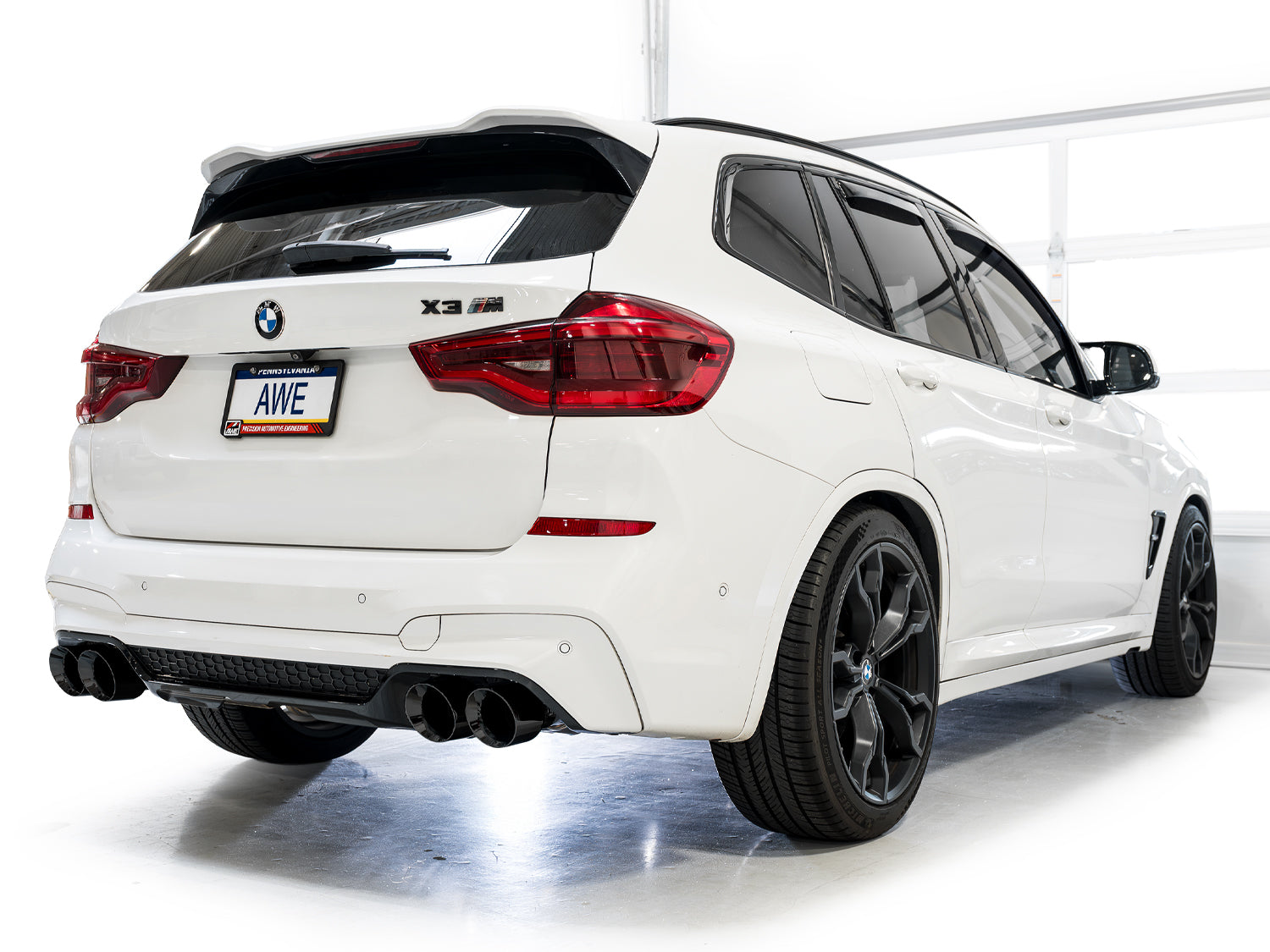 AWE Valved SwitchPath™ Axleback Exhaust for BMW F97 X3 M / F98 X4 M - Diamond Black Tips