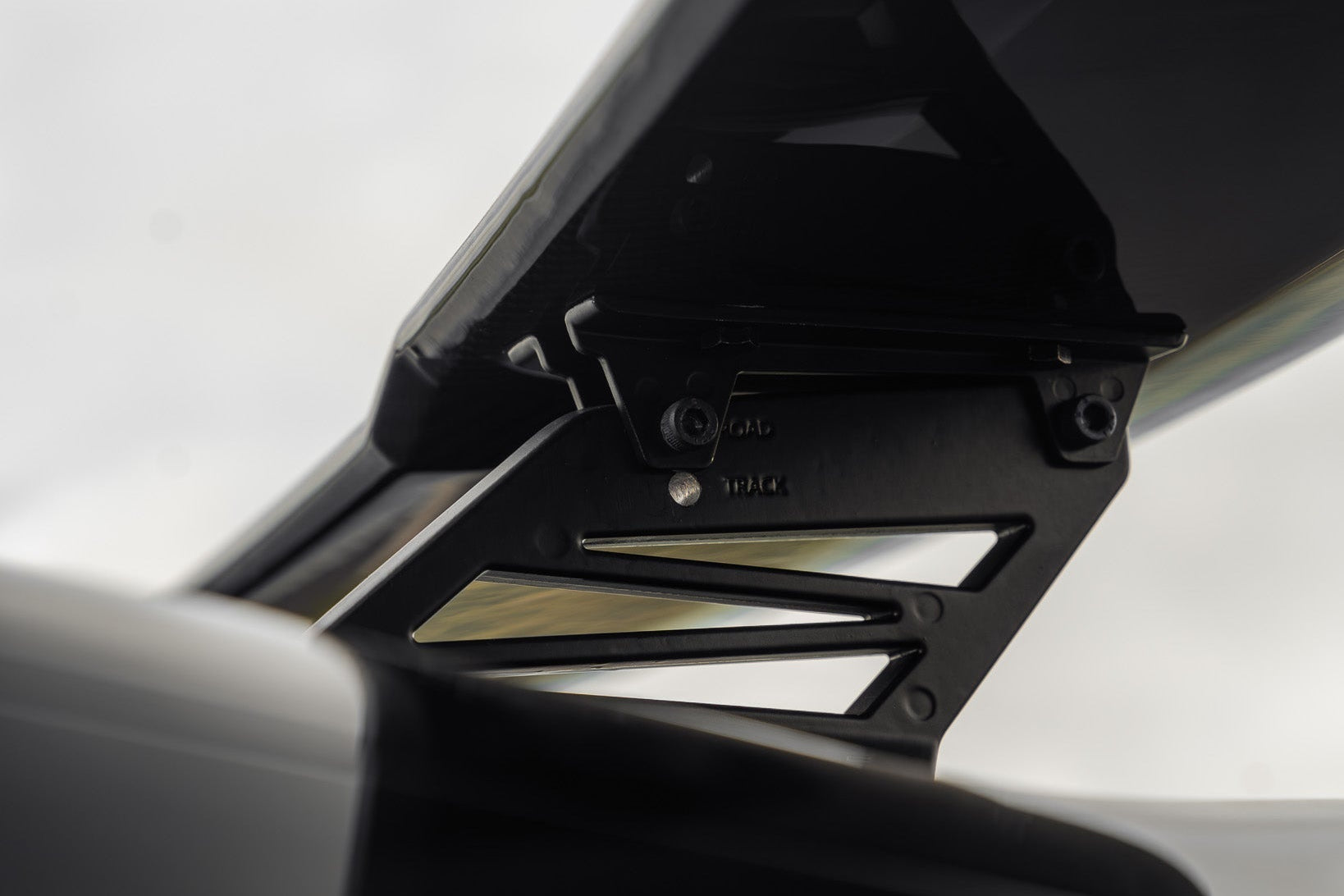 TREVORA TR87 V2 Carbon Rear Wing - Flat Trunk Mount