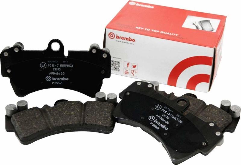 Brembo 03-06 Infiniti FX35/FX45/05-06 Nissan Altima Front Premium NAO Ceramic OE Equivalent Pad - Grocery Getter Performance