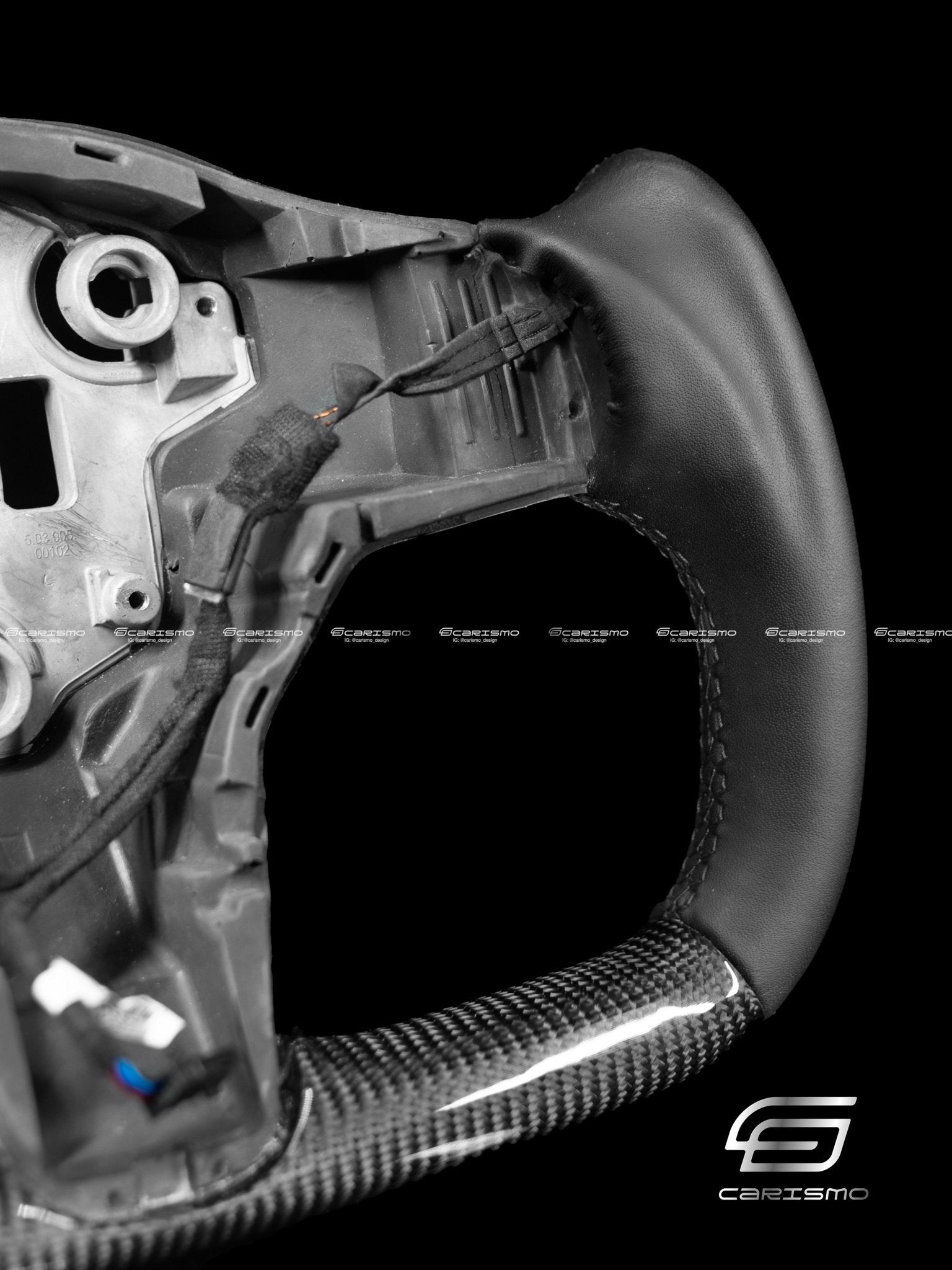 Carismo Steering Wheel For Tesla Model 3/Y - Yoke-Style - Gloss Carbon - Smooth Leather (Non-Heated)