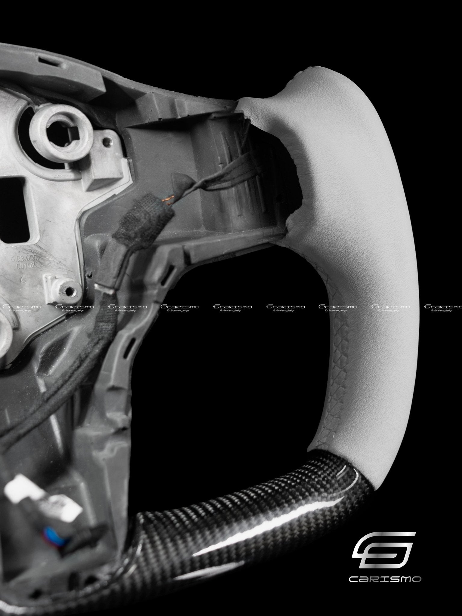 Carismo Steering Wheel For Tesla Model 3/Y - Yoke-Style - Gloss Carbon - White Smooth Leather (Non-Heated)