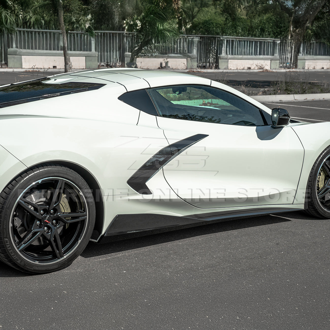 Chevrolet Corvette C8 DRY CARBON FIBER 5VM Side Skirts