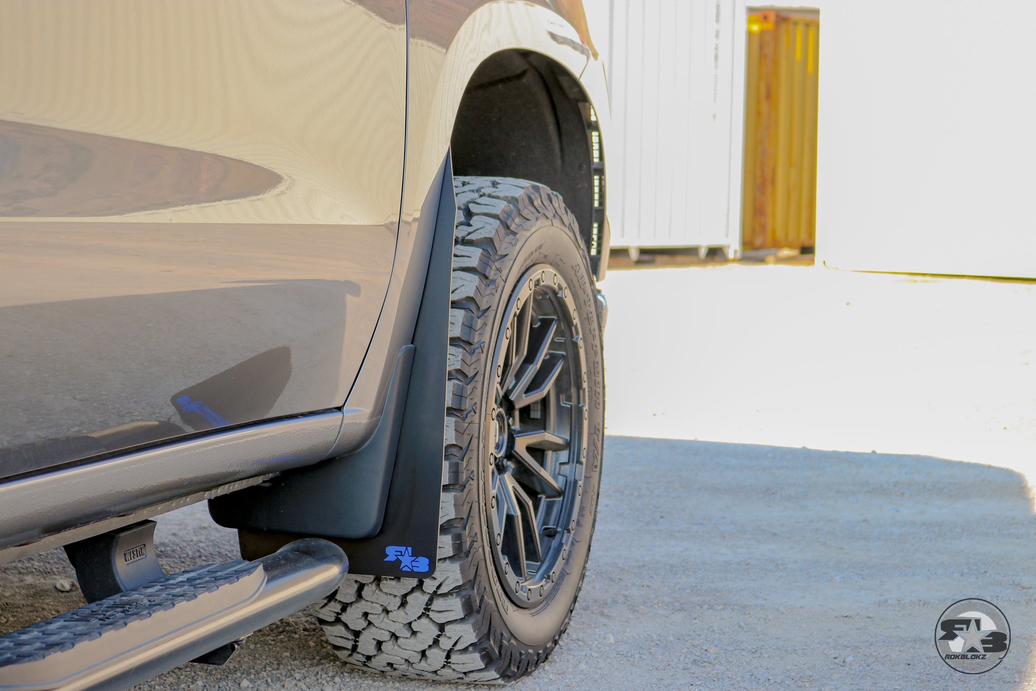 Chevrolet Silverado 1500 2019+ Mud Flaps