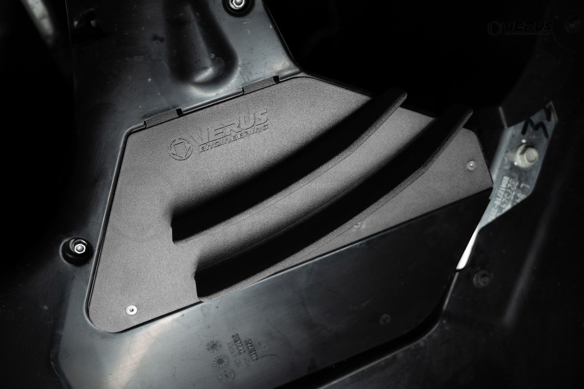 Control Arm Guide Strake Kit - Corvette Stingray and Z06 (C8)