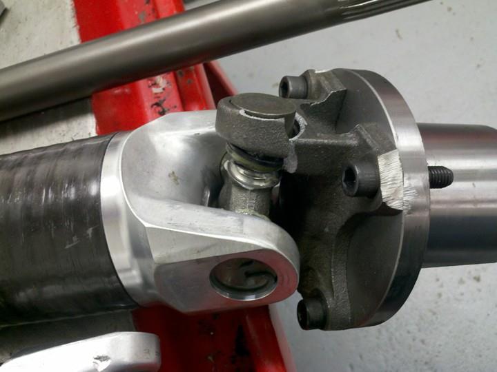 DSS Chevrolet Camaro 2010-2015 V8 Automatic 3-3/8in Carbon Fiber Shaft GMCA11-C-Driveshafts-Grocery Getter Performance