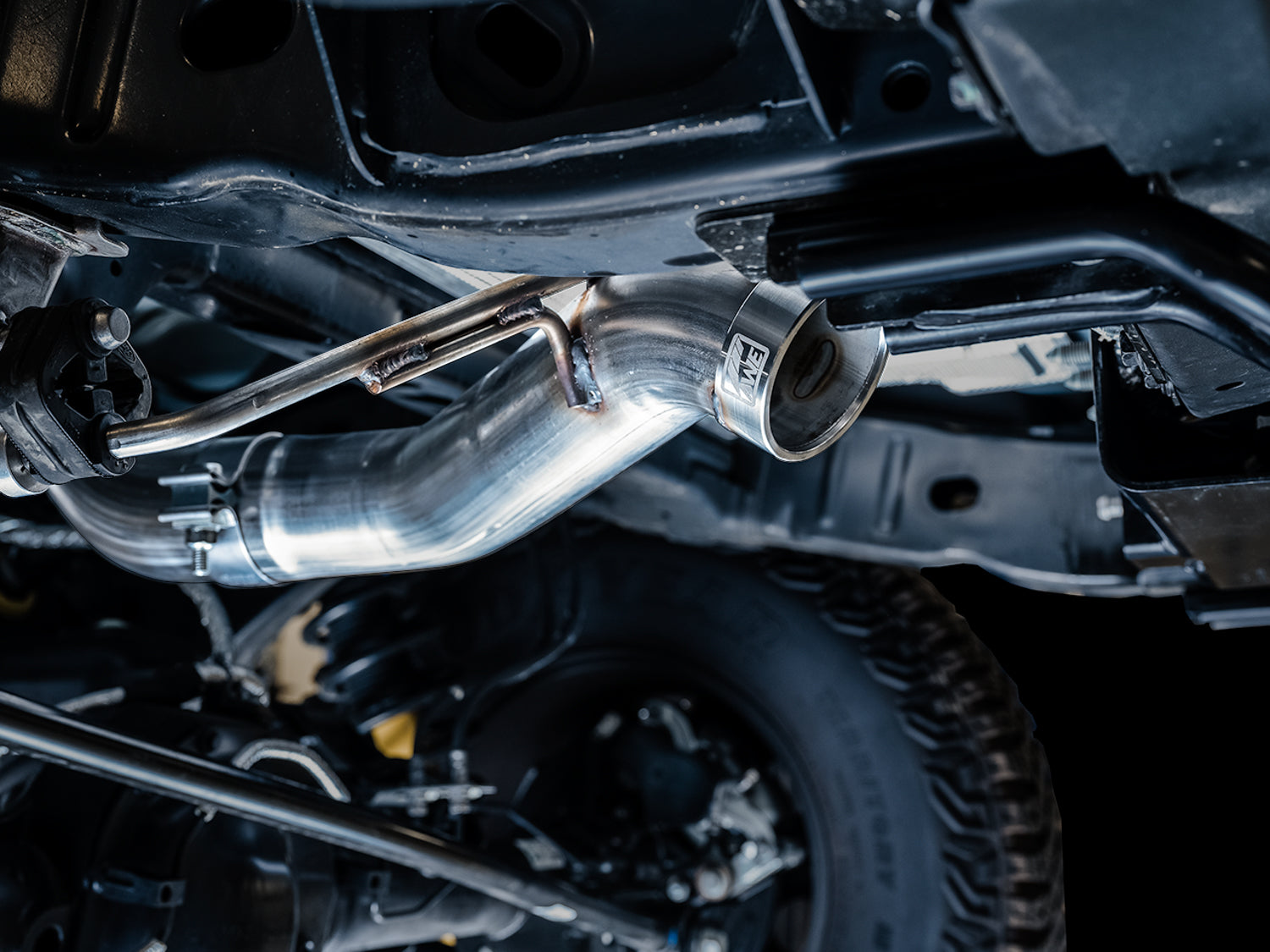 AWE 0FG Catback Exhaust for Ford Bronco with BashGuard™ - no tips