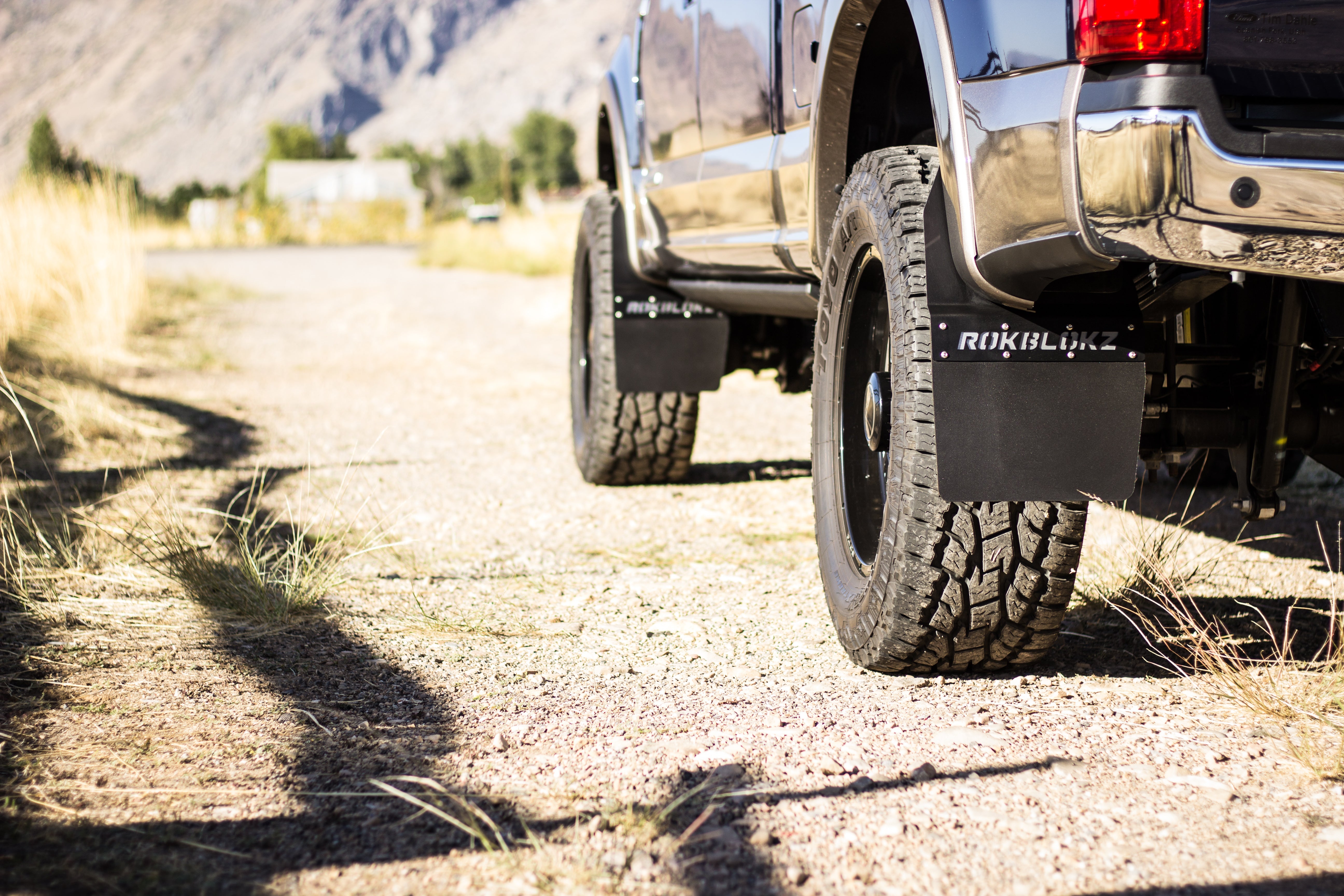 Ford F-250 F-350 SUPER DUTY SRW STEP BACK 2017+ Mud Flaps