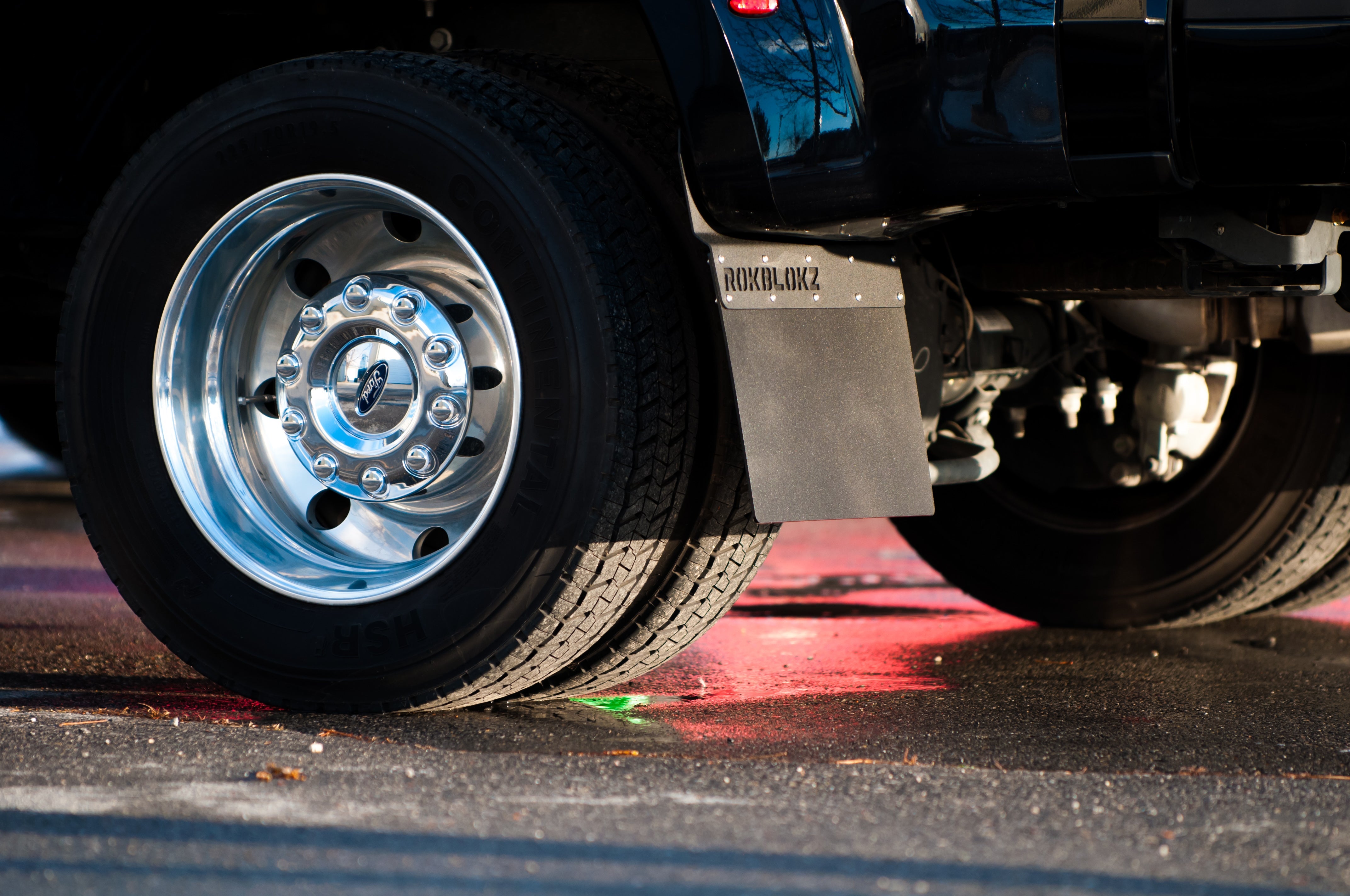 Ford F-350 SUPER DUTY DRW (Dually) STEP BACK 2017+ Mud Flaps