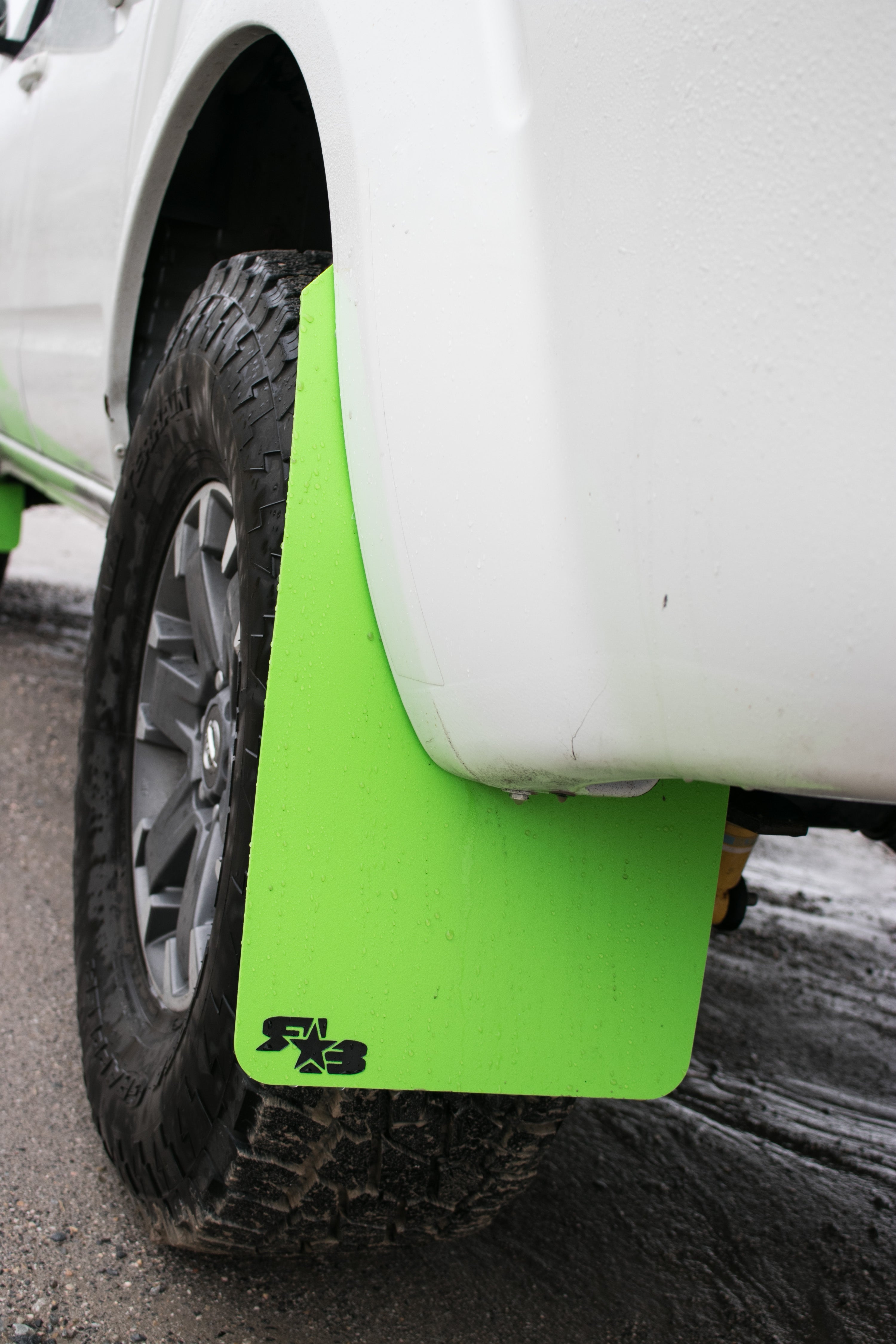 Nissan Frontier '05-'21 Mud Flaps
