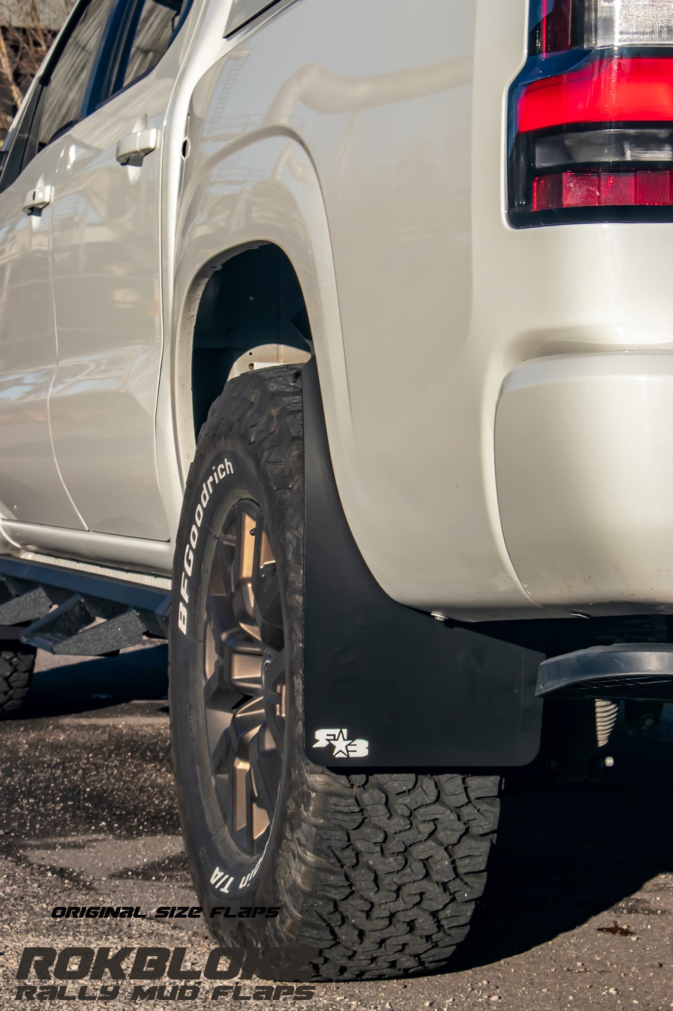 Nissan Frontier SV 2022+ Mud Flaps