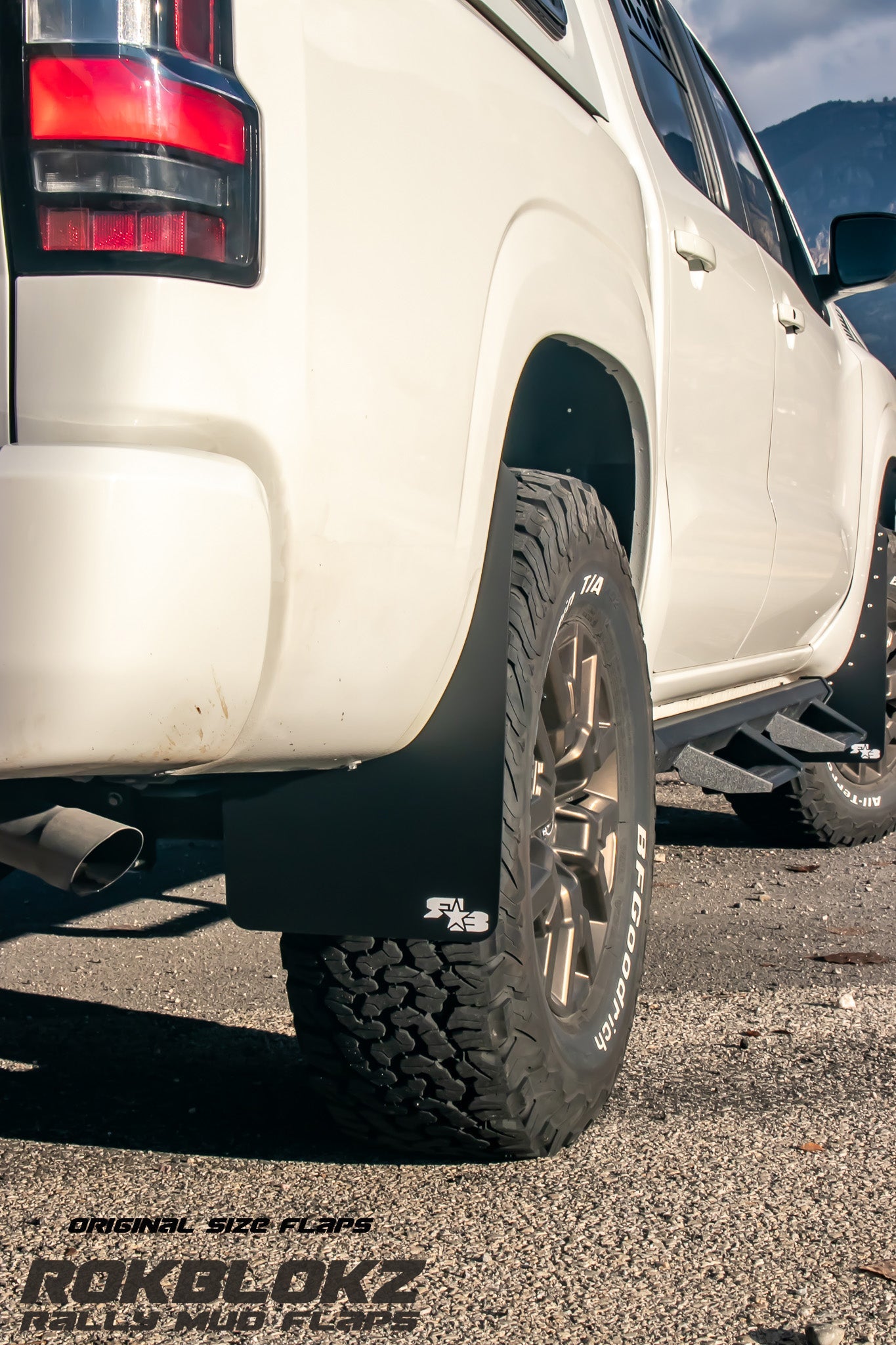 Nissan Frontier SV 2022+ Mud Flaps