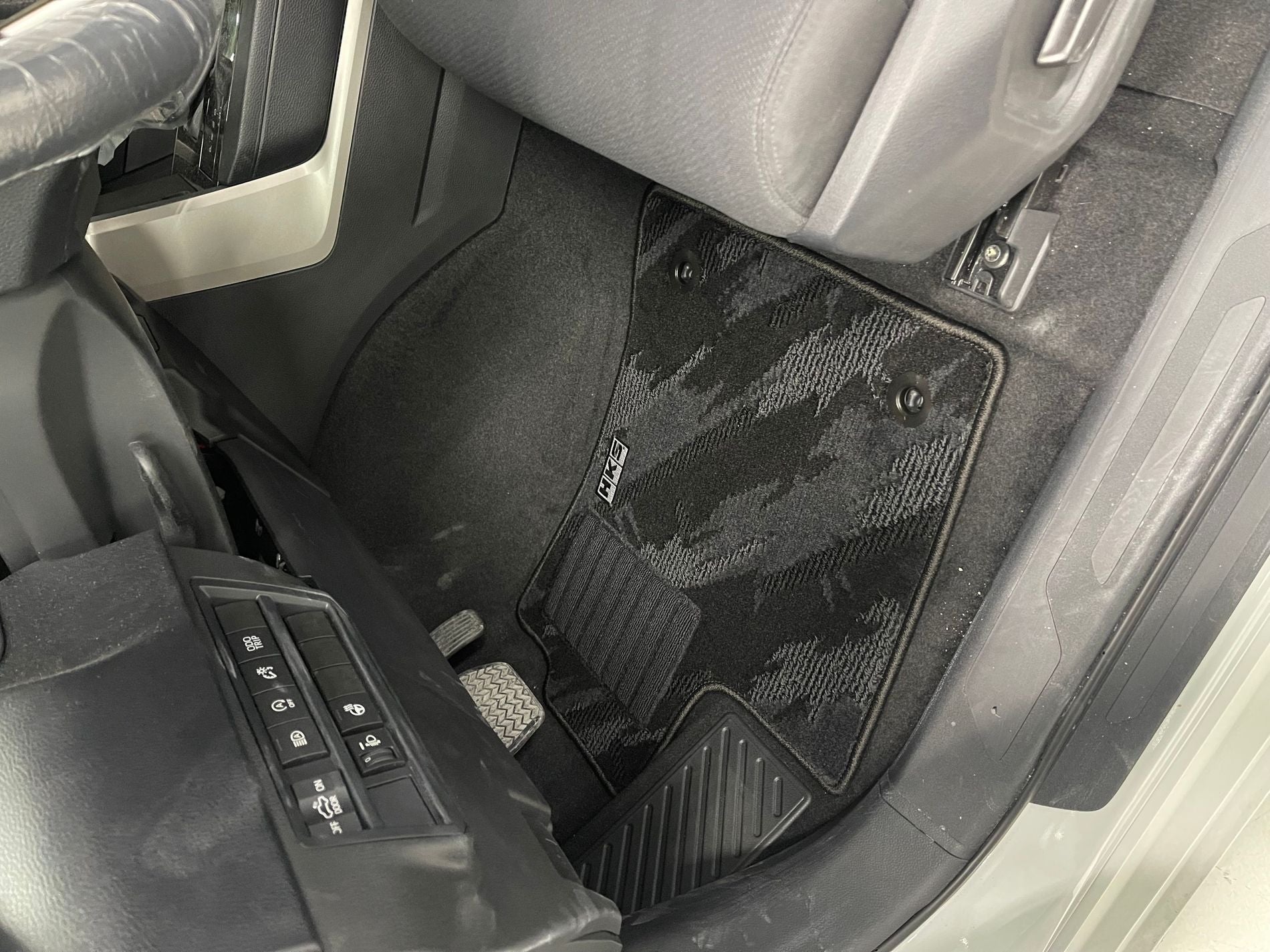FLOOR MATS TUNDRA FULL SET OCT LHD